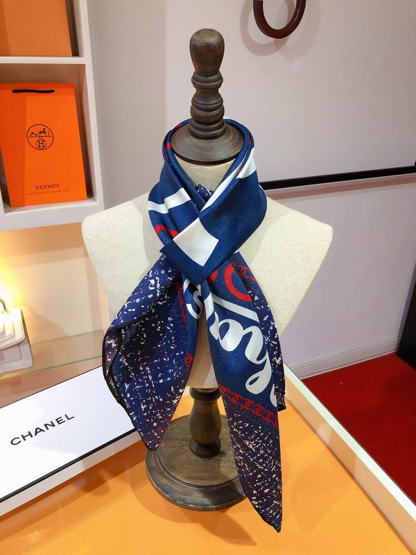 Chanel  silk scarf 90X90cm E11 (15)